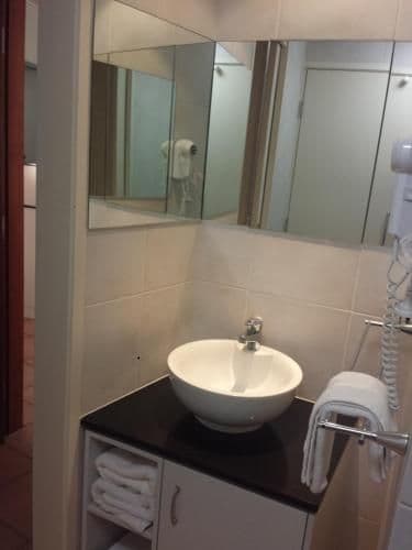 Luxury Upper Floor Apartment - No Pets