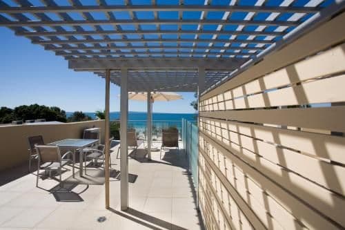 One-Bedroom Apartment with Partial Ocean View