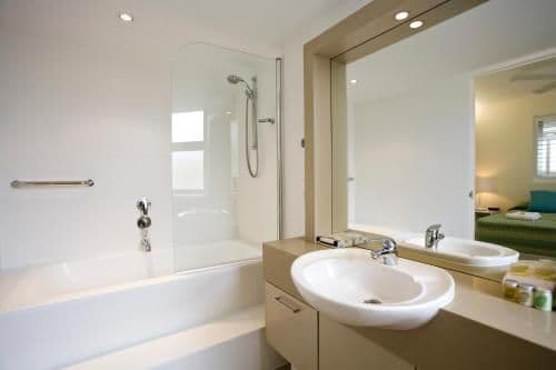 One-Bedroom Apartment with Partial Ocean View