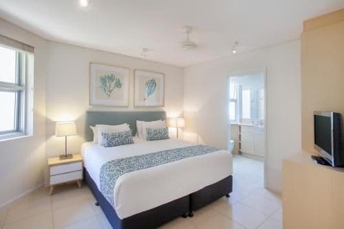 One-Bedroom Apartment with Partial Ocean View