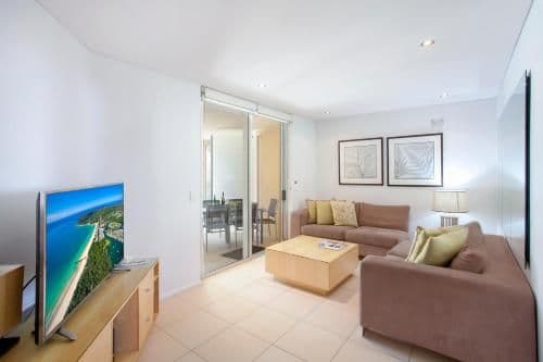 Three-Bedroom Apartment - Hastings Street View