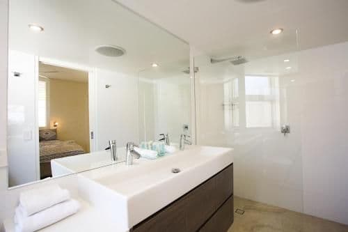 One-Bedroom Apartment with Partial Ocean View