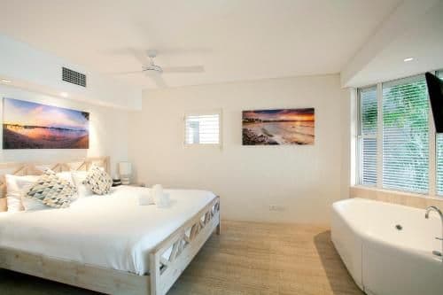 Deluxe One Bedroom Suite