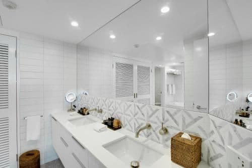 Deluxe One-Bedroom Apartment with Beach and Pool View