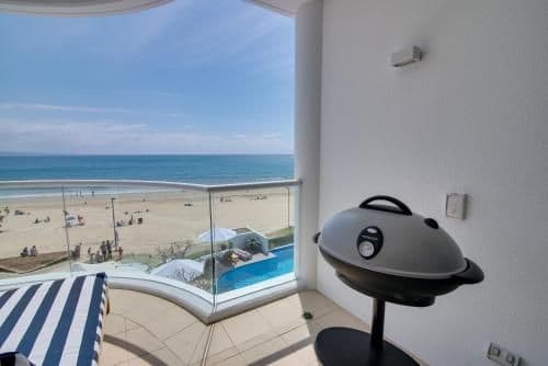 Deluxe One-Bedroom Apartment with Beach and Pool View