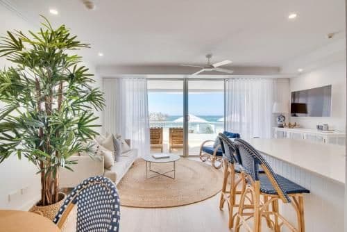 Deluxe One-Bedroom Apartment with Beach and Pool View