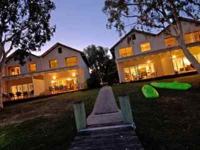 Noosa Entrance Waterfront Resort1