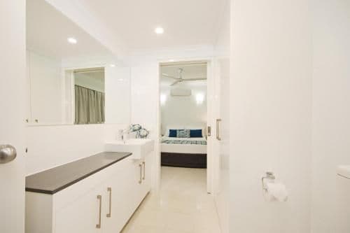 One-Bedroom Apartment with Ocean View