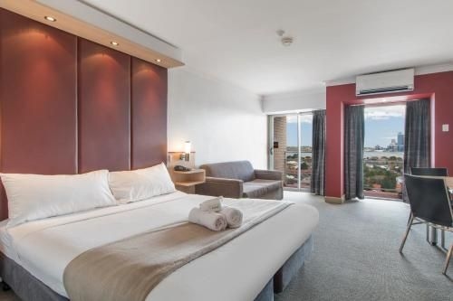 Metro Hotel Perth0