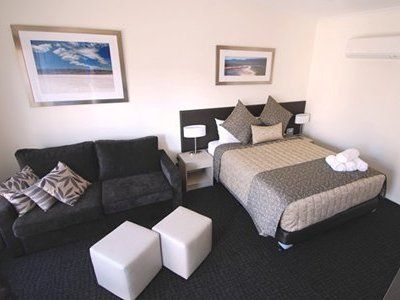 Comfort Inn & Suites Augusta Westside1