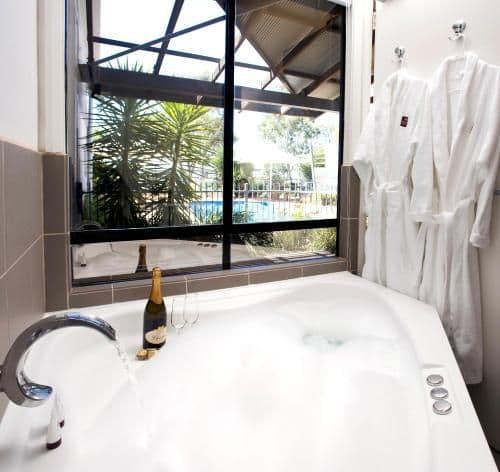 Waterfront One Bedroom Spa Apartment
