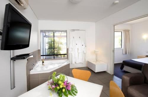 Waterfront One Bedroom Spa Apartment