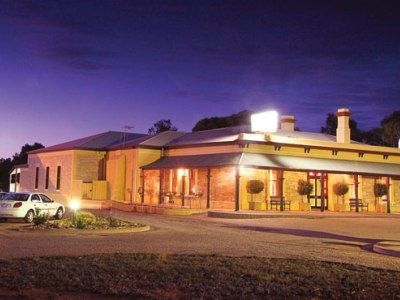 The Standpipe Golf Motor Inn1