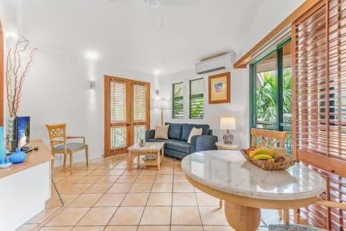Deluxe One-Bedroom Apartment