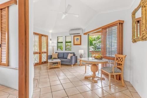 Deluxe One-Bedroom Apartment