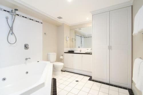 One-Bedroom Apartment with Spa Bath