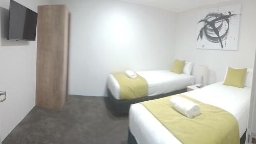 Palm Court Motor Inn2
