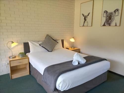 Standard Queen Room