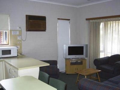 Comfort Inn Coach And Bushmans3