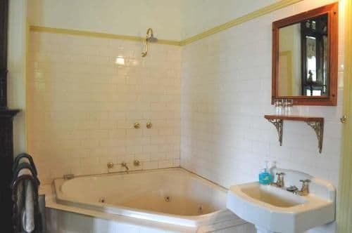 Christina Queen Room