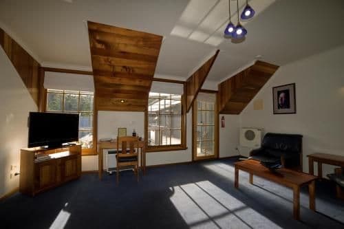 One-Bedroom Suite with Sea View