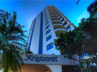 อริสโตแครทฮอลิเดย์อพาร์ทเม้น (Aristocrat Holiday Apartments)1