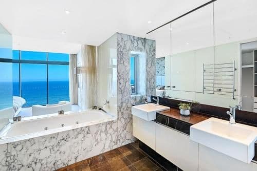 Sub-Penthouse Apartment