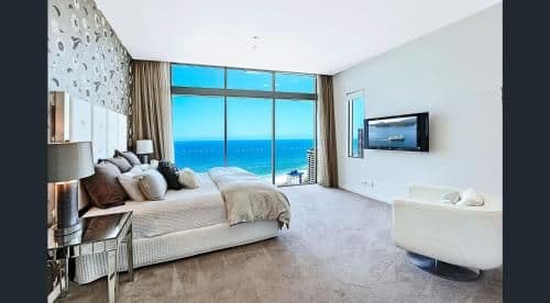 Sub-Penthouse Apartment
