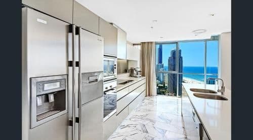 Sub-Penthouse Apartment