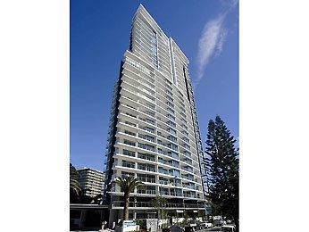 Artique Surfers Paradise - Official (Artique Surfers Paradise)1