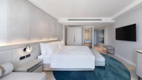 King Room with Mountain View and Balcony