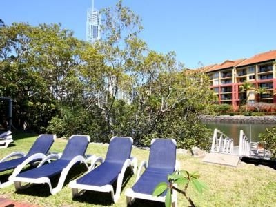 Surfers Plaza Resort4