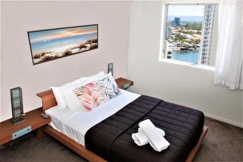 Three-Bedroom Apartment with Two Bathrooms - Low Floor