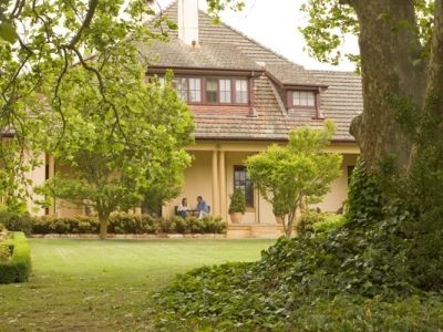 เป็ปเปอร์ เมเนอร์ เฮ้าส์ (Peppers Manor House)1