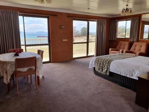 Executive Queen Room with Spa Bath