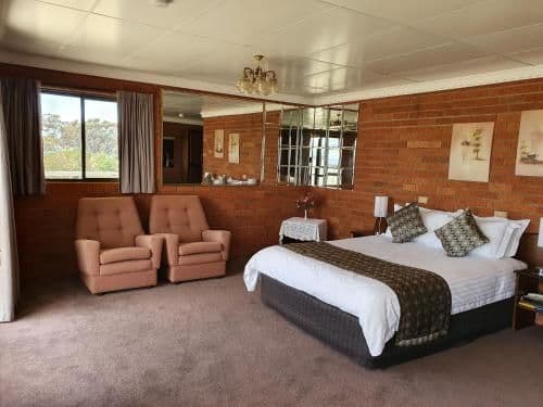 Executive Queen Room with Spa Bath