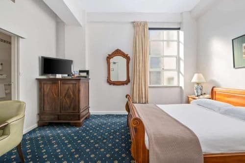 Deluxe Queen + Single Room - Free Wifi