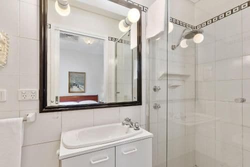 Deluxe Queen Room - Free Wifi