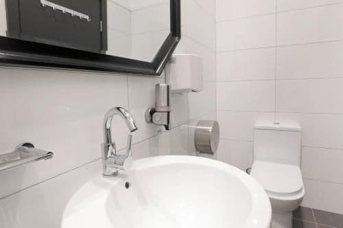 Deluxe Queen Room with Shared Bathroom