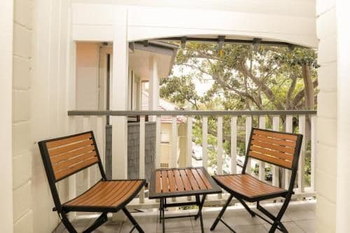 Deluxe Queen Room with Shared Bathroom