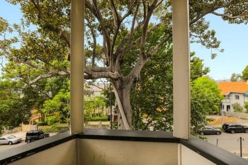 Double Room with Balcony and Shared Bathroom