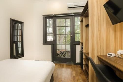 Double Room with Balcony and Shared Bathroom
