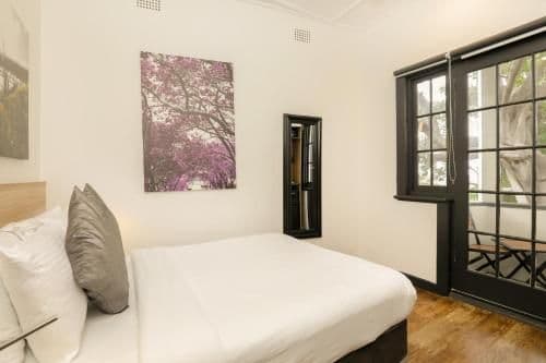 Double Room with Balcony and Shared Bathroom