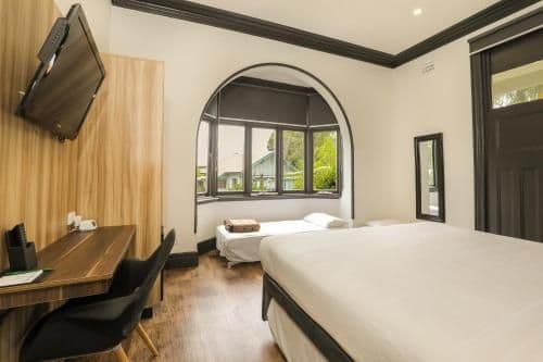 Deluxe Queen Room with Shared Bathroom