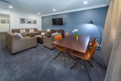 Two-Bedroom Apartment 401 (5 Adults)