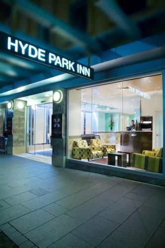 Hyde Park Inn4