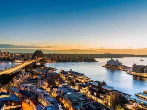 Deluxe Two-Bedroom Apartment with Harbour View