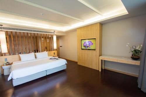 Honeymoon Suite