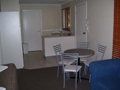 Colonial Village Motel2
