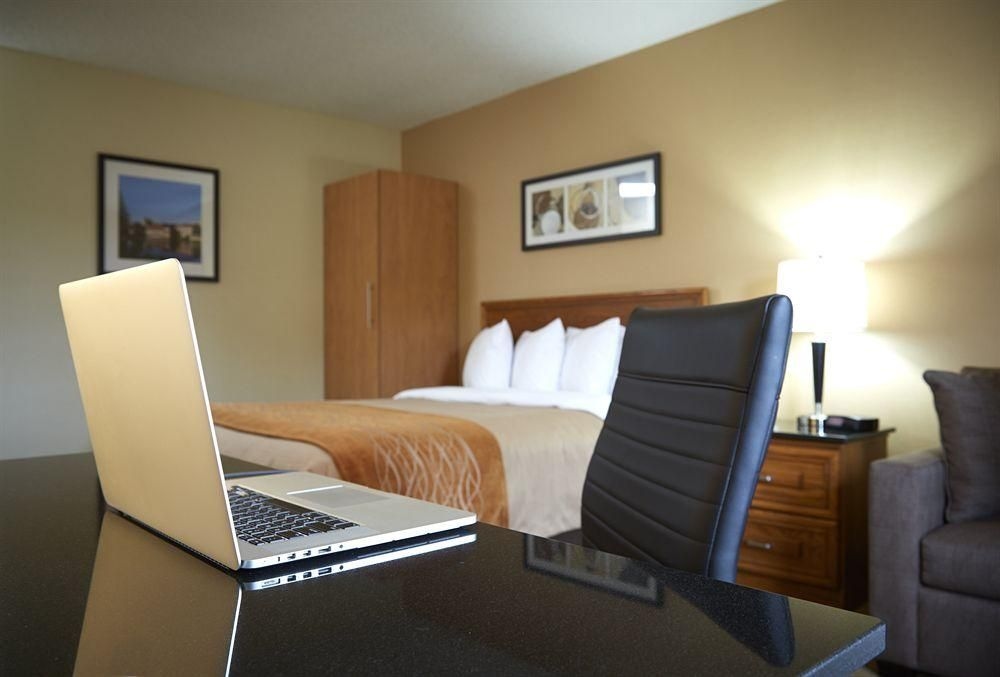 Comfort Inn Amherst1